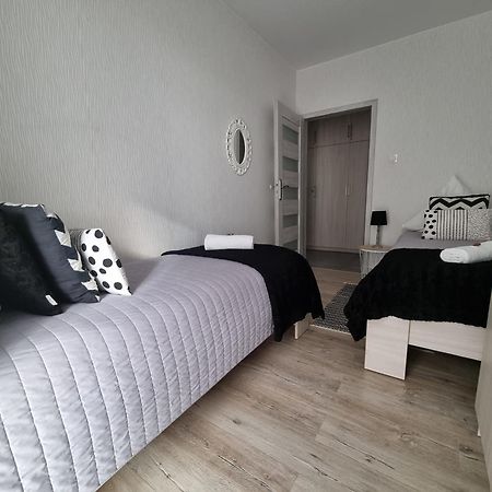 Q Apart Gold- Klimatyzowany 3 Pokojowy Apartament Przy Manufakturze Z Garazem Gratis, Fv Lodź Bagian luar foto