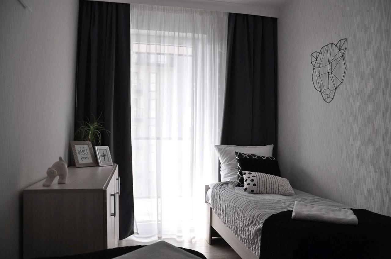 Q Apart Gold-Trzy Pokoje, Manufaktura, Klimatyzacja I Garaz Gratis, Tv Max, Fv, Gwarancja Zadowolenia Lodź Bagian luar foto