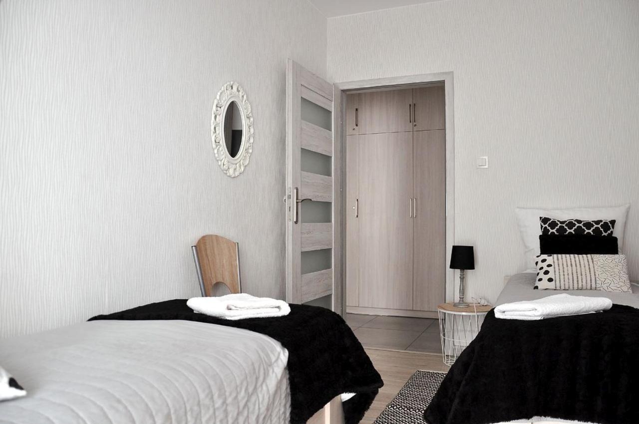 Q Apart Gold- Klimatyzowany 3 Pokojowy Apartament Przy Manufakturze Z Garazem Gratis, Fv Lodź Bagian luar foto