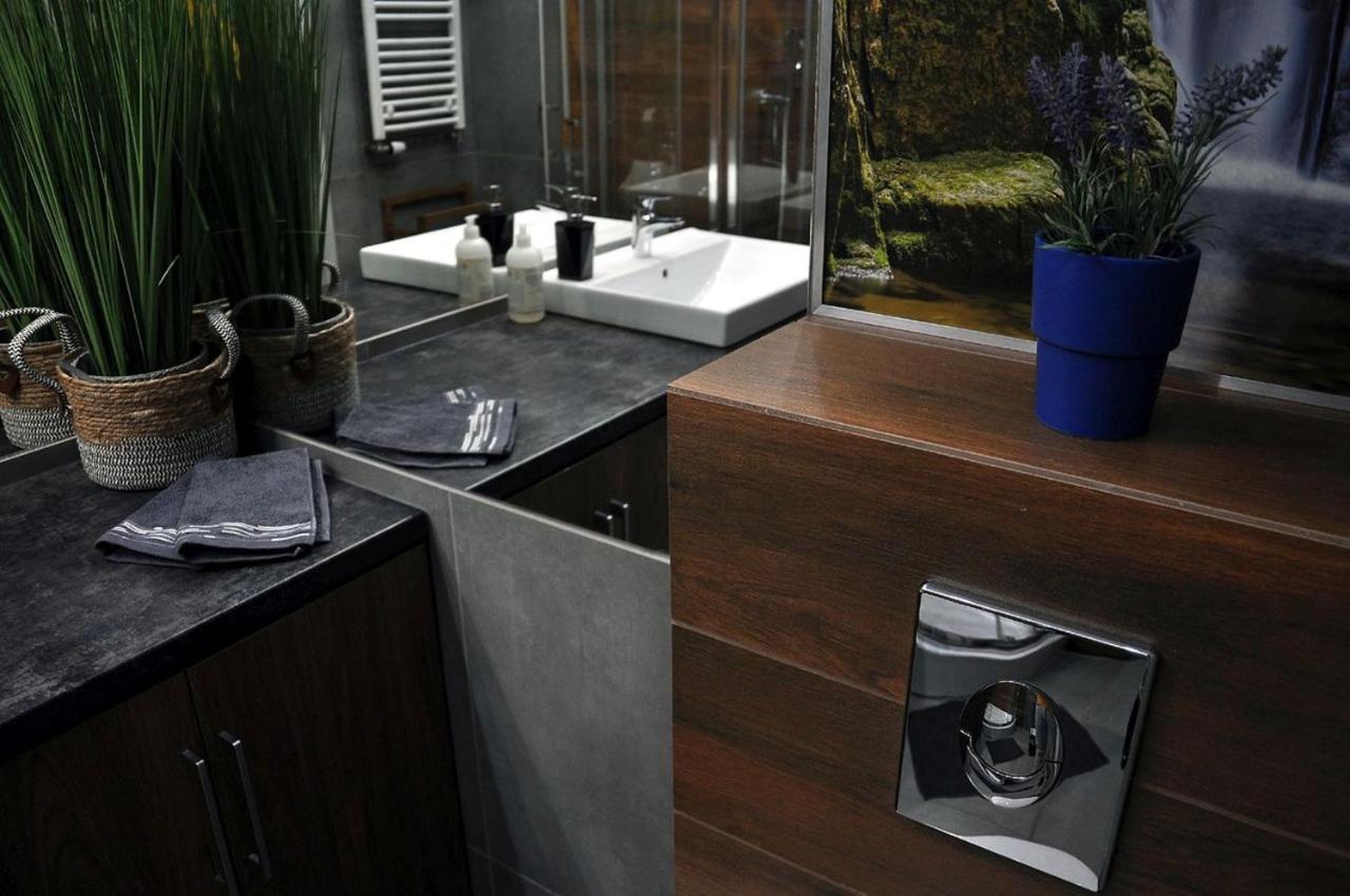Q Apart Gold- Klimatyzowany 3 Pokojowy Apartament Przy Manufakturze Z Garazem Gratis, Fv Lodź Bagian luar foto
