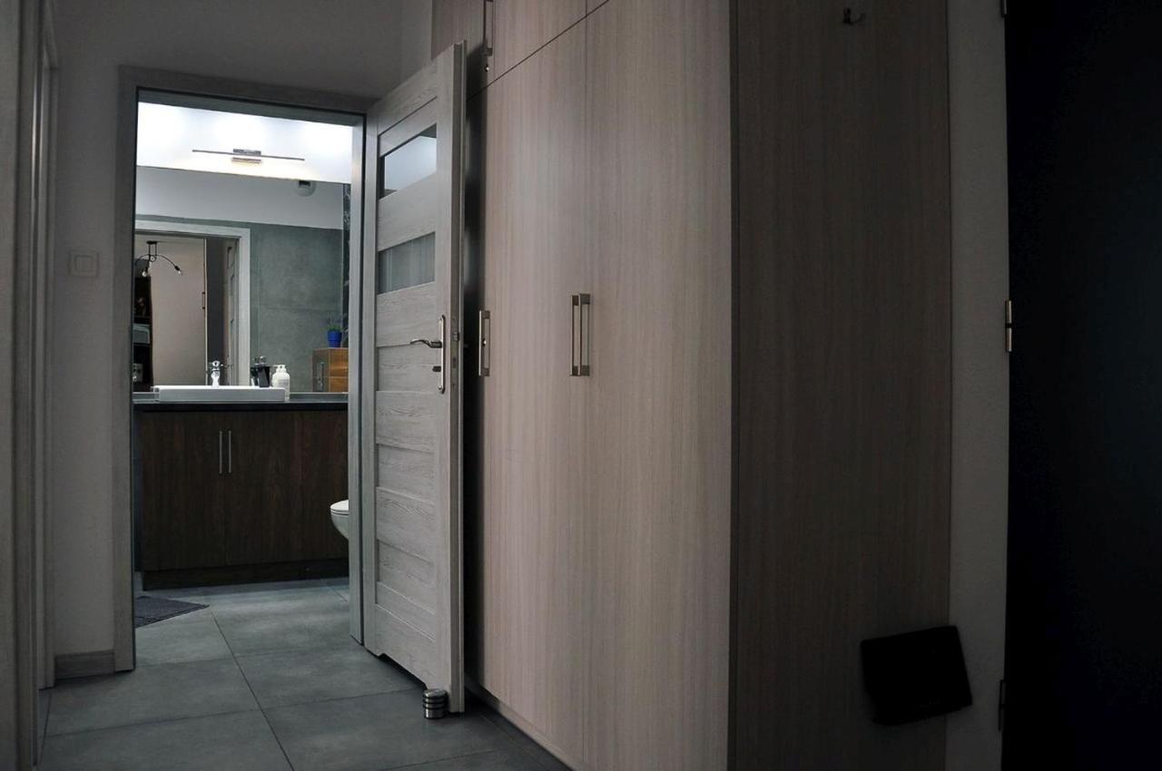 Q Apart Gold-Trzy Pokoje, Manufaktura, Klimatyzacja I Garaz Gratis, Tv Max, Fv, Gwarancja Zadowolenia Lodź Bagian luar foto