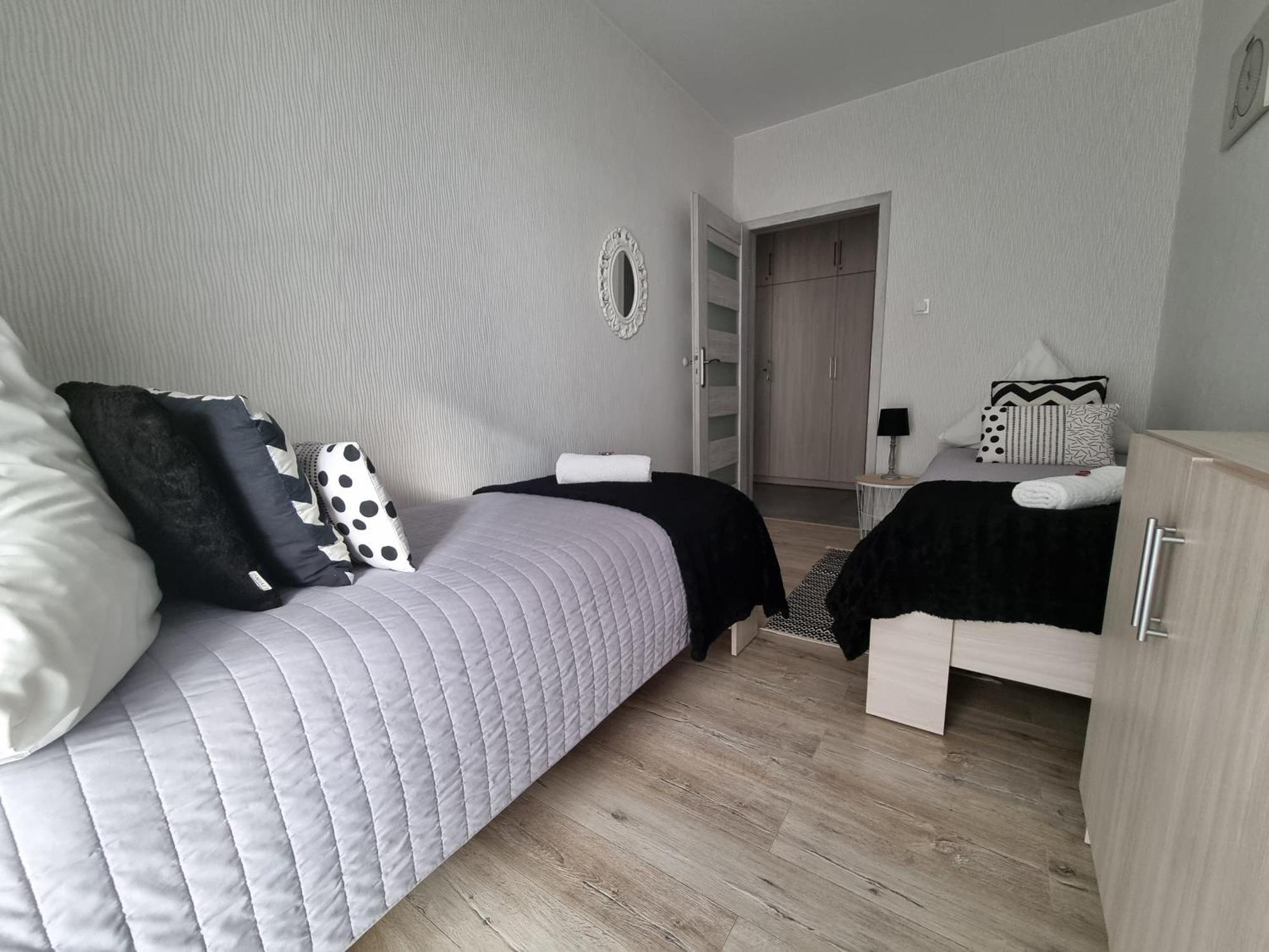 Q Apart Gold-Trzy Pokoje, Manufaktura, Klimatyzacja I Garaz Gratis, Tv Max, Fv, Gwarancja Zadowolenia Lodź Bagian luar foto