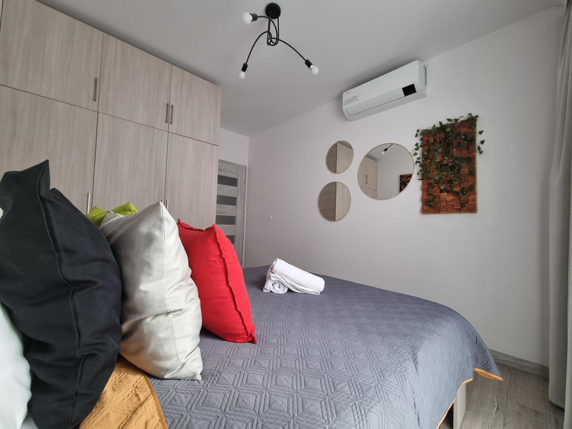 Q Apart Gold-Trzy Pokoje, Manufaktura, Klimatyzacja I Garaz Gratis, Tv Max, Fv, Gwarancja Zadowolenia Lodź Bagian luar foto